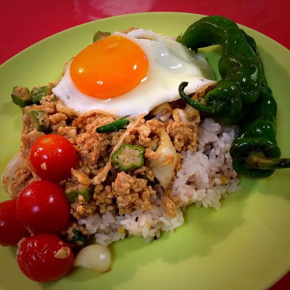 つくね味ガパオ仕立て〜！|志野さん