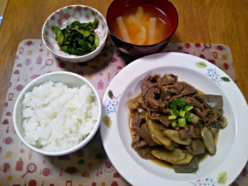 11月１日 肉ごぼう 小松菜のおひたし 大根のお味噌汁|いもこ。さん