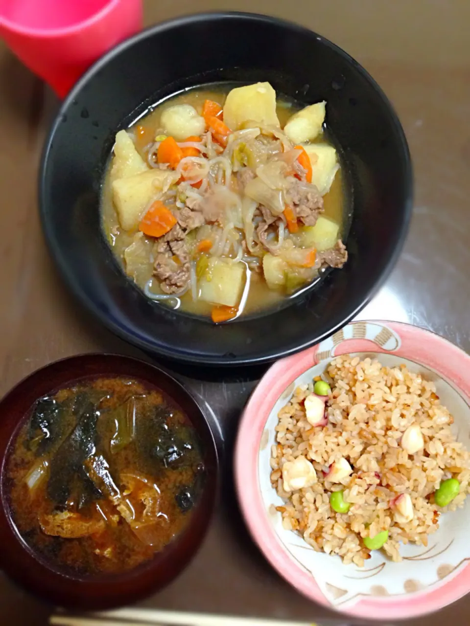 肉じゃがとたこめしと赤だしの味噌汁( ´ ▽ ` )ﾉ♥️|さきたんさん