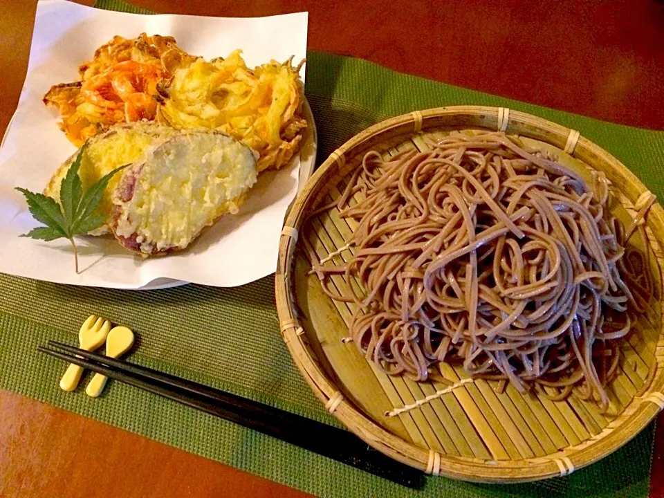 Buckwheat noodles w/Tempura shrimp&vegetables🎵お蕎麦 海老&玉ねぎかき揚げ  for kids|🌈Ami🍻さん