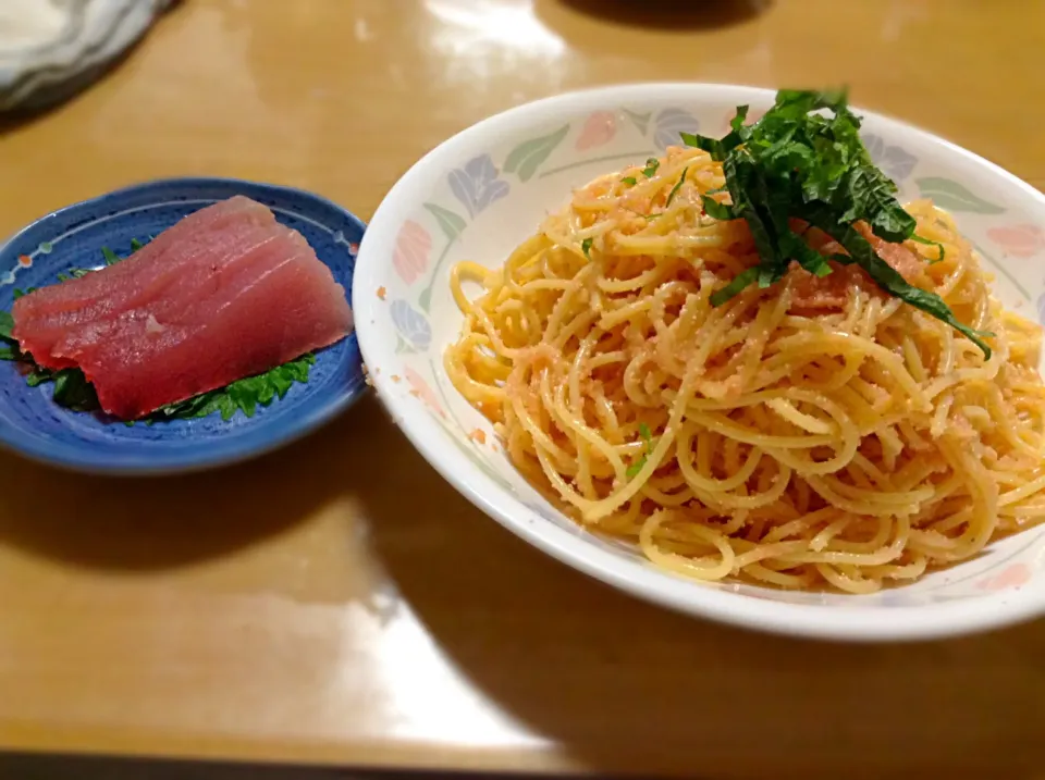 Snapdishの料理写真:明太子パスタとお刺身|ちはやふるさん