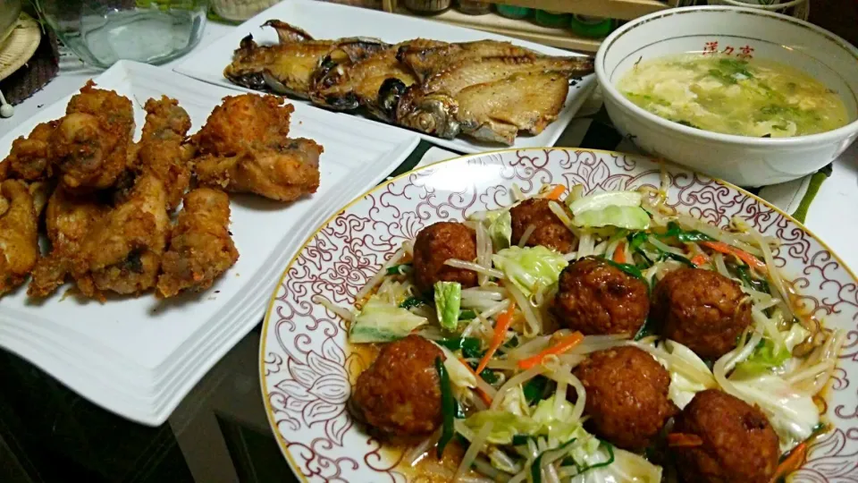 肉だんご&野菜炒め  フライドチキン  焼きえぼ鯛  卵スープ|石川洋子さん