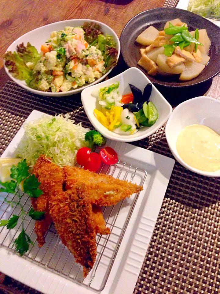 久々お家ご飯🍚鯵フライ🐟ポテトサラダ、大根と油揚げの煮物、お漬物🍀|まみりんごさん