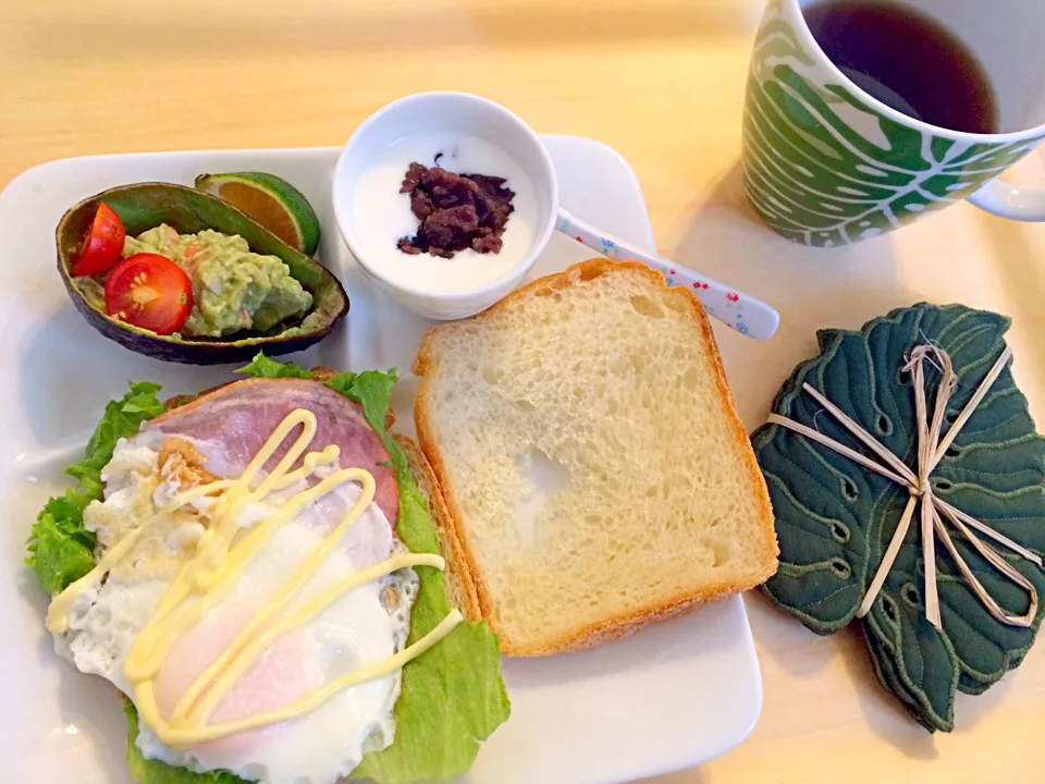 Snapdishの料理写真:山本真希さんの料理 アボかにかまのマヨかぼす風味✱|yukie@uilanikitchenさん