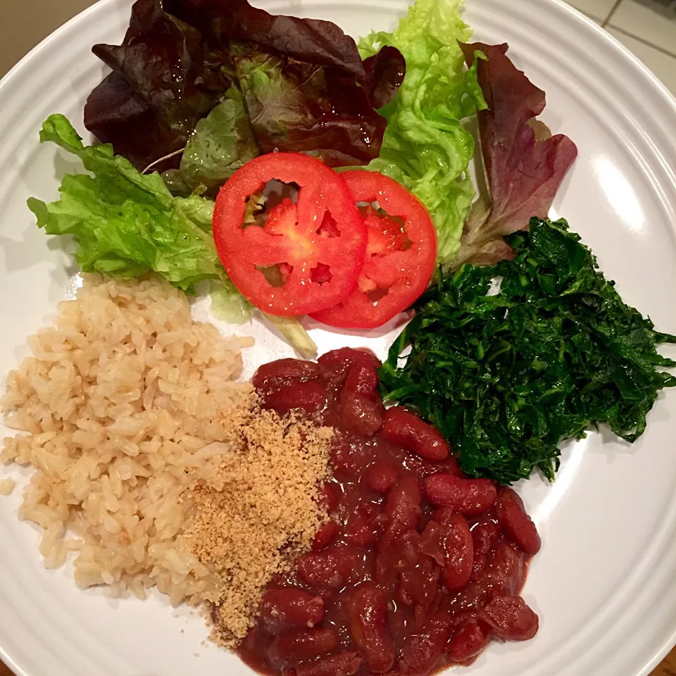 Brown rice and beans, collard greens, with small salald|victoria valerioさん