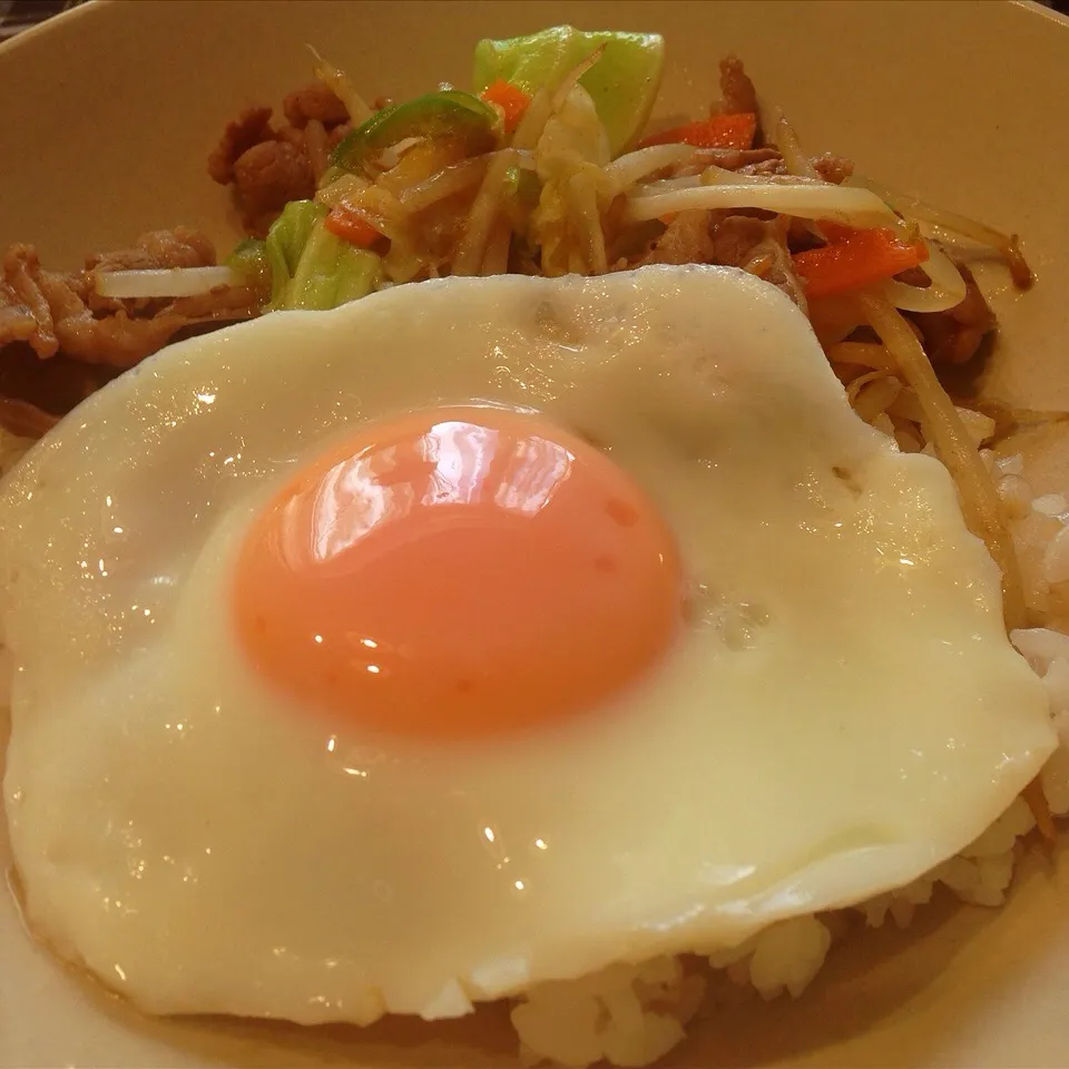 お昼ごはん😁焼肉丼|Yuka Yasudaさん