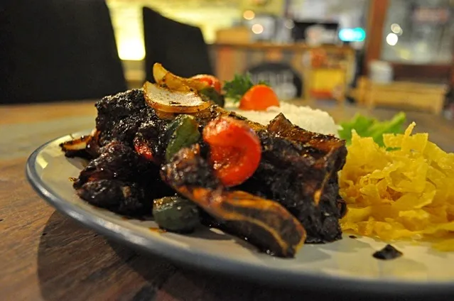 Beef ribs mixed with homemade black mamba sauce|ukieさん