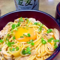 豚キムチと卵黄のピリ辛パスタ♫(^_^)v