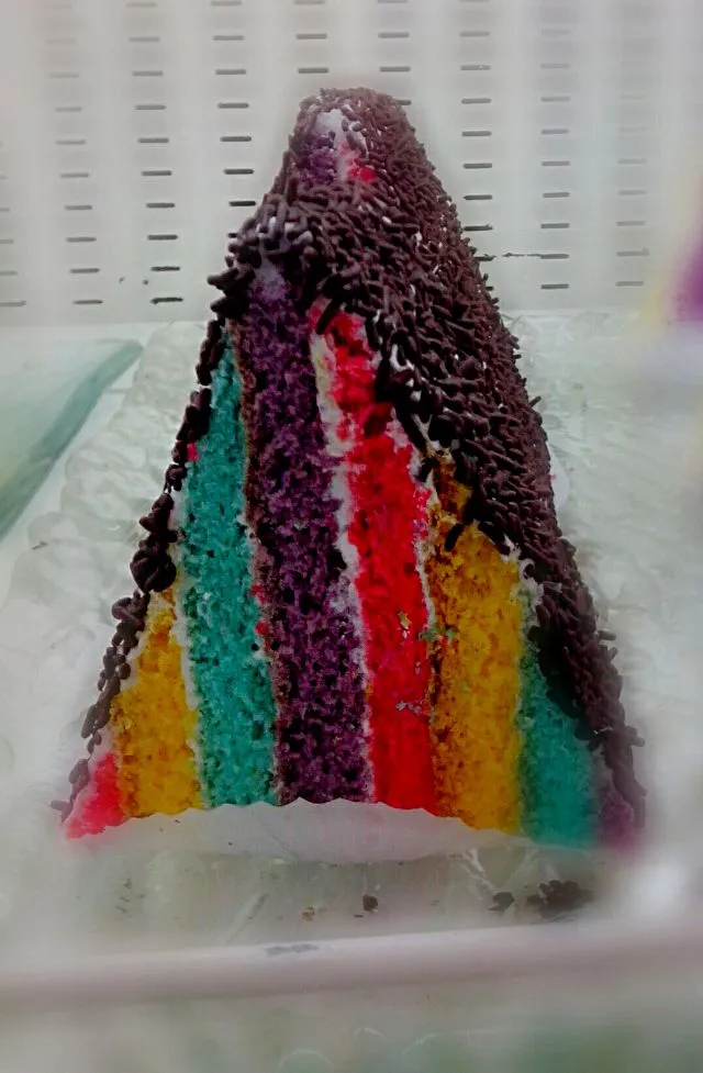 Snapdishの料理写真:Rainbow Triangle cake #rainbowcake|meilizaさん