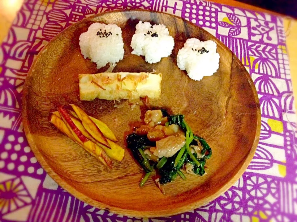 息子夕食 小松菜と豚肉のニンニク炒め|eriさん