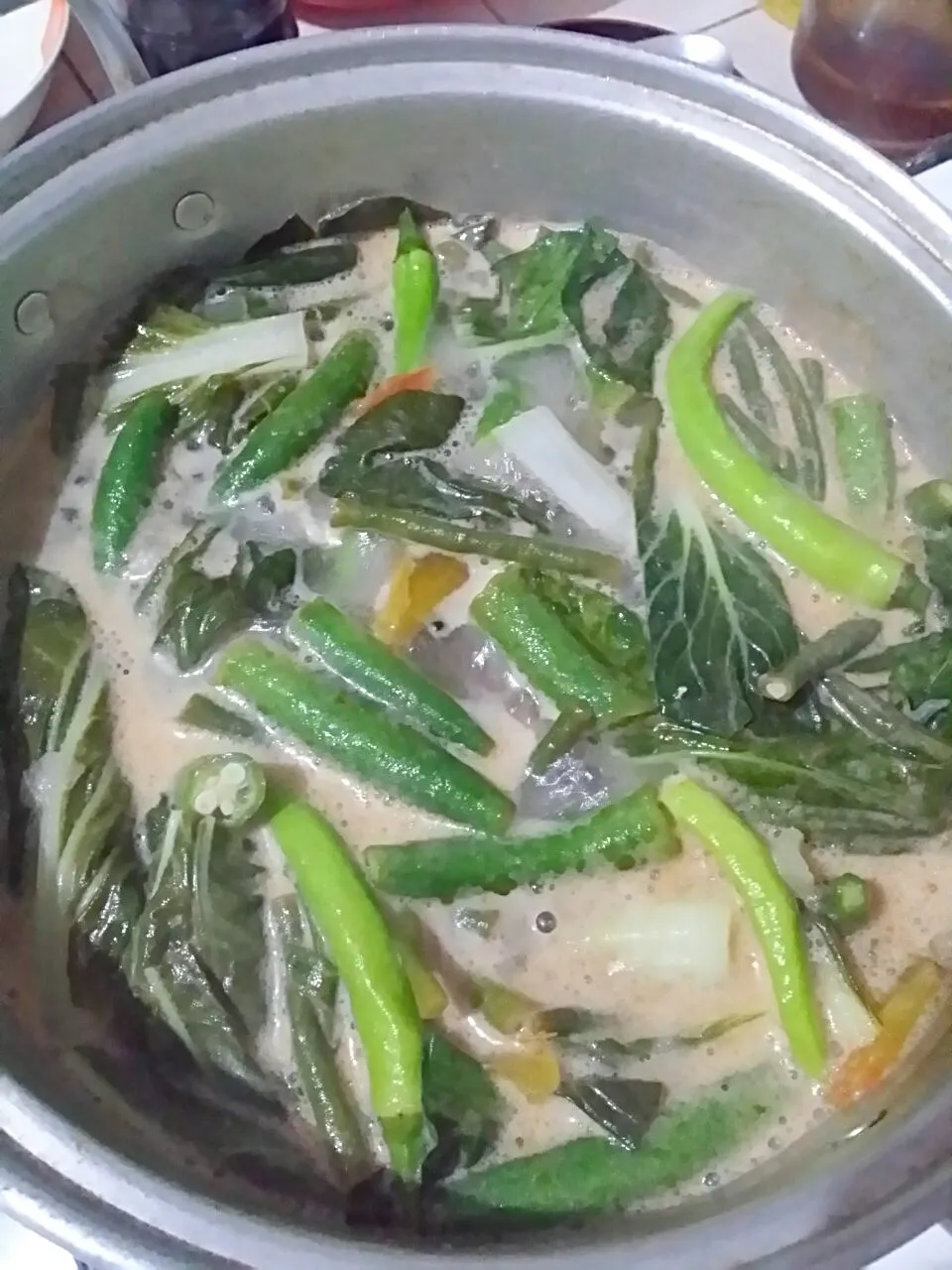 sinigang (pork and vegetables in tamarind soup) #Dinner #filipinodish|pamさん