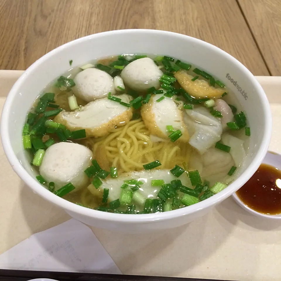 Fishball noodle soup|masaki yokawaさん