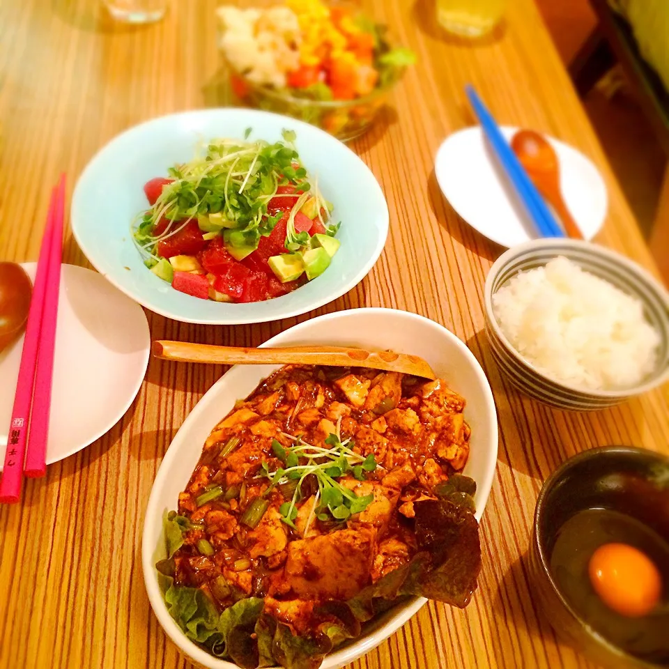 ＊晩ご飯＊ 麻婆豆腐 マグロとアボカドの山葵醤油和え サラダ|pinoyamaさん