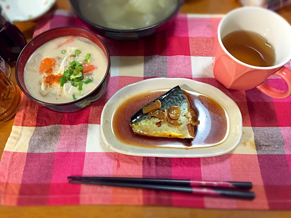 Snapdishの料理写真:さば煮付け、かす汁、冬瓜の煮物|つっちゃんさん