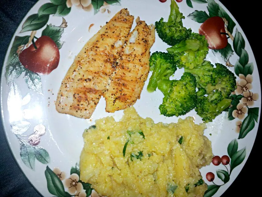 💻👀📷Unposted Images📷👀💻 I Cooked Baked Swai with Broccoli & Spinach Mashed Potatoes ✔✔✔ #Seafood #Fish #Vegetable #potatoes #Foodie #FoodWriter #Blogger|Alisha GodsglamGirl Matthewsさん