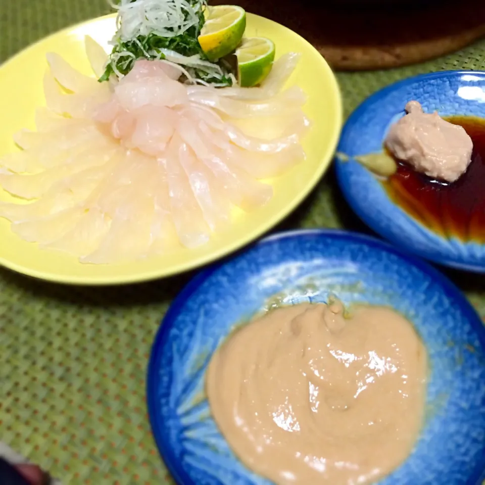 Snapdishの料理写真:カワハギのお刺身、肝醤油で♡|charさん