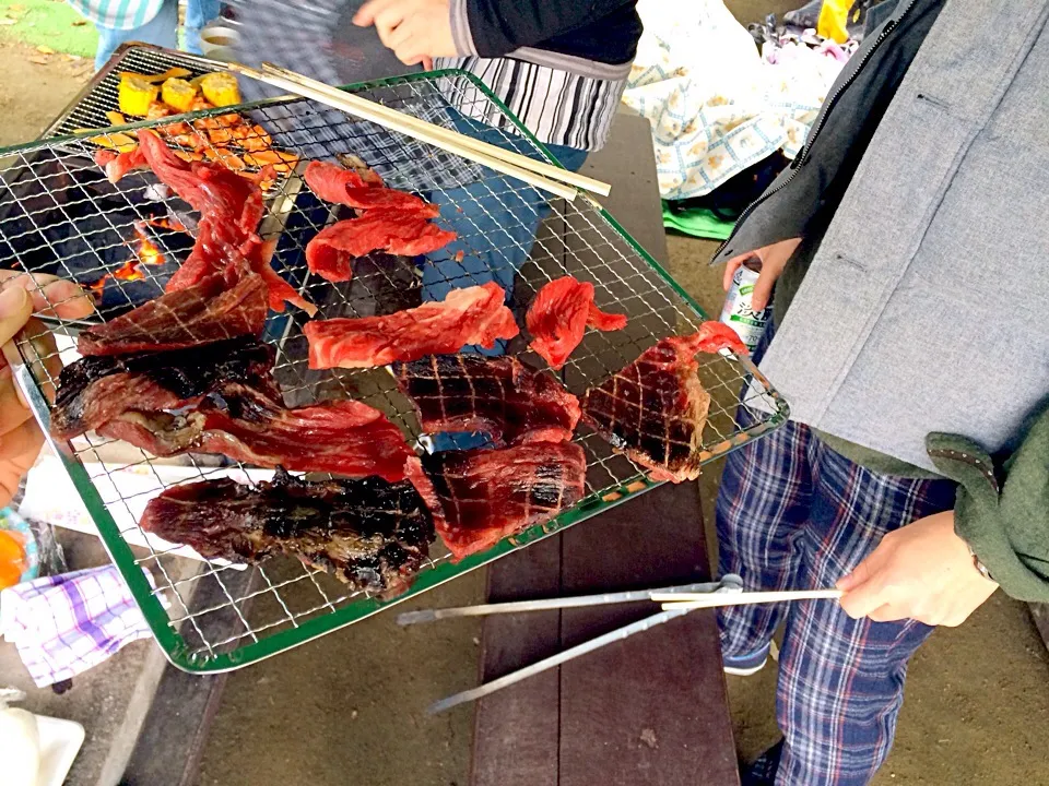 BBQ、着火剤で焼いたらえらいことに|しょうへいさん