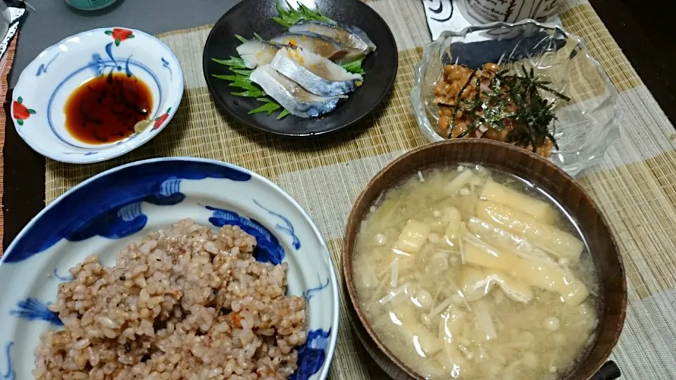 Snapdishの料理写真:しめさば＆納豆＆エノキの味噌汁|まぐろさん