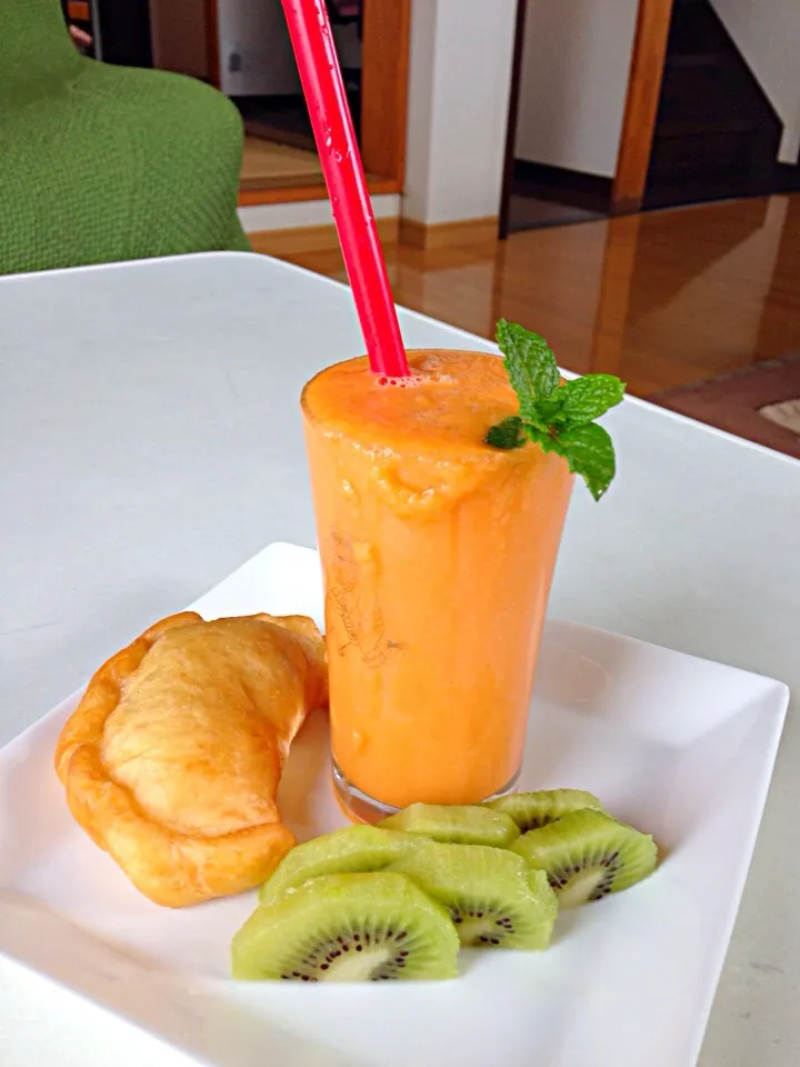 Carrot smoothie with panada|viviさん