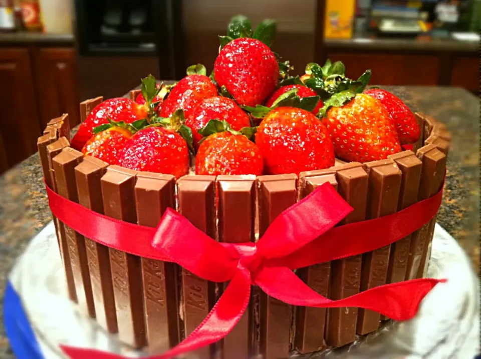 Kit Kat cake for my sister's birthday!|Jihollandさん