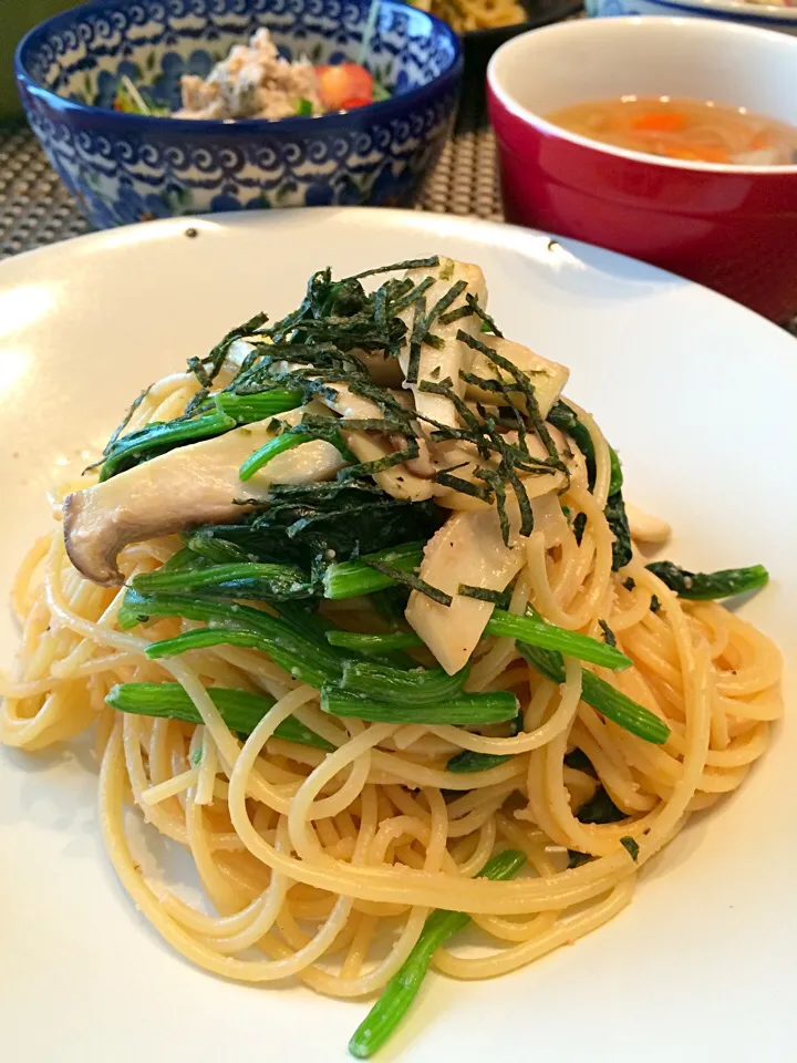 Snapdishの料理写真:ほうれん草とエリンギの明太子パスタ🍝|airi-nさん