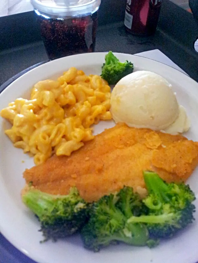 👀📷Unposted Images📷👀My Hospital Stay was great BC of Food 🍲 Best Hospital Food Ever & Menu #Fish Catfish #Pasta Mac and cheese #Vegetable Mashed Potatoes Broccol|Alisha GodsglamGirl Matthewsさん