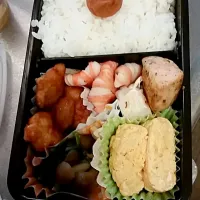 Snapdishの料理写真:寝坊して10分で作りました(*´д`*)
玉子焼いて、後は自作冷食とか☆助かったー♡|ももさん