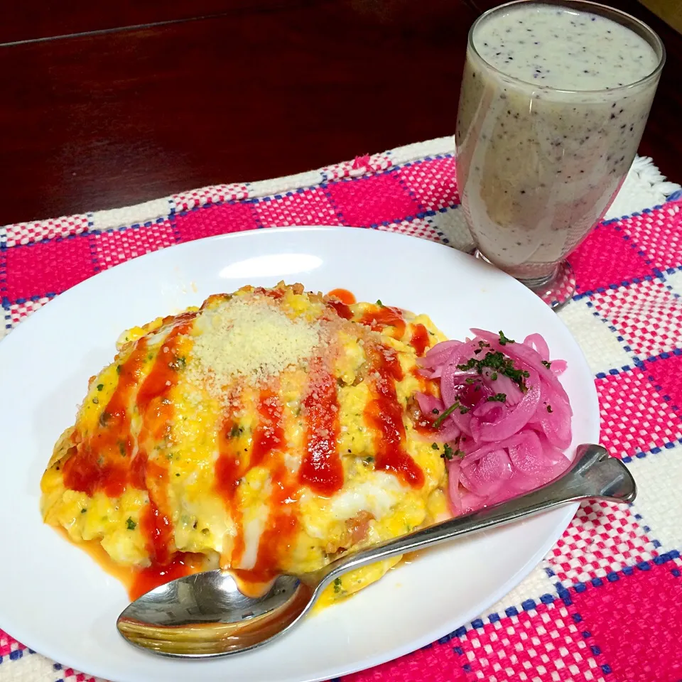 Snapdishの料理写真:チーズ入りふわトロオムライス🍴😋|♥️さん