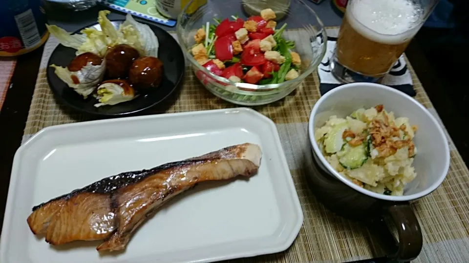 ぶりの照り焼き＆トマトと水菜のサラダ＆ポテトサラダ＆肉だんご|まぐろさん