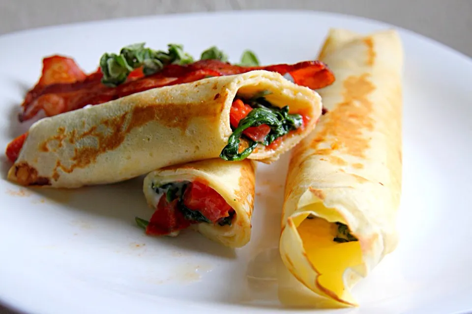 Spinach, tomato & cheese crepe|Misstyさん