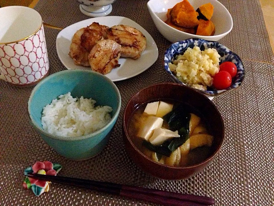 Snapdishの料理写真:レンコン明太子の肉巻き☆かぼちゃの煮物☆ポテトサラダ☆お味噌汁☆|Milfeliceさん