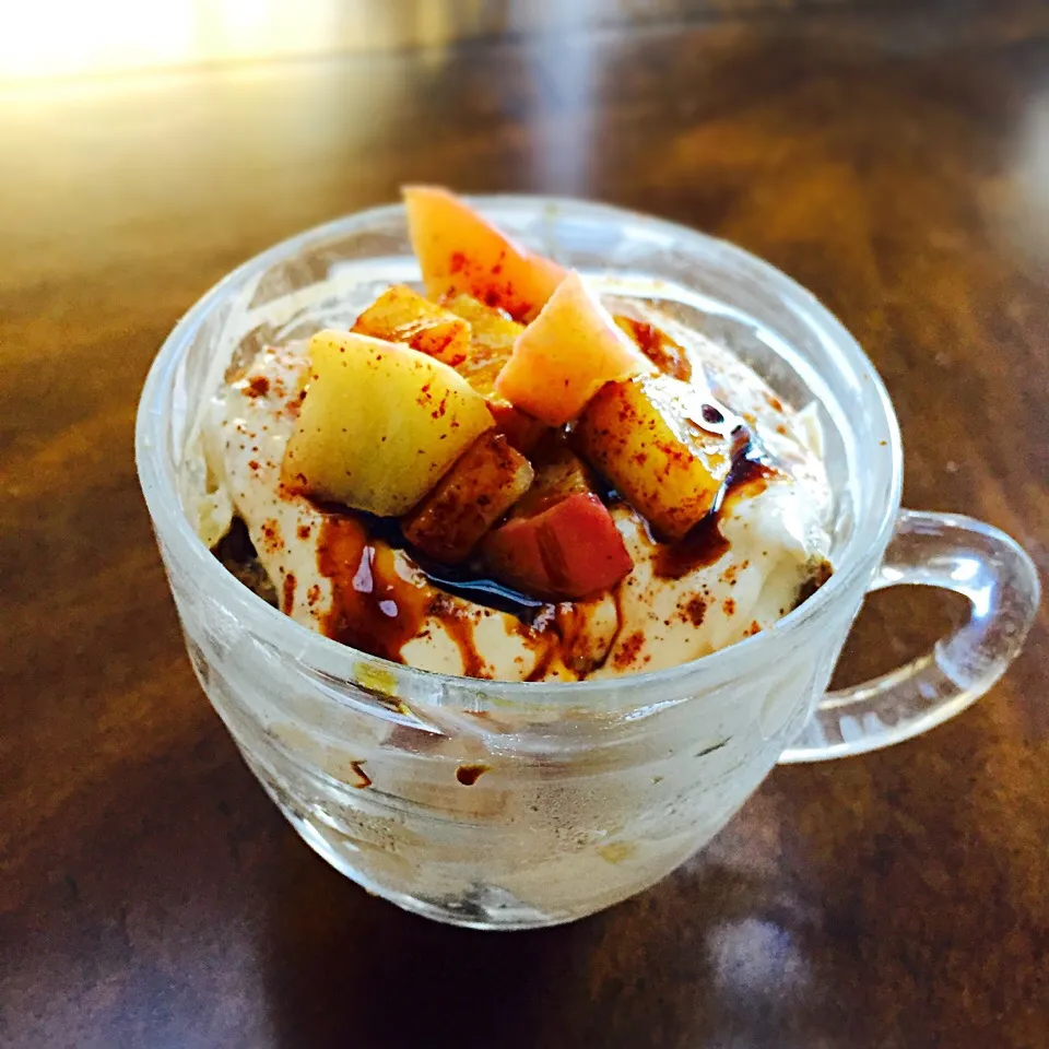 Apple pie banana bread parfait: molasses Greek yogurt layered with banana bread layered with Apple pie filling.|victoria valerioさん