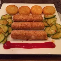 Snapdishの料理写真:Rösti with homemade fishfingers|Richard Koolenさん