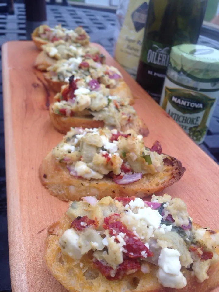 Artichoke Sundried Tomato bruschetta|peggy waldonさん