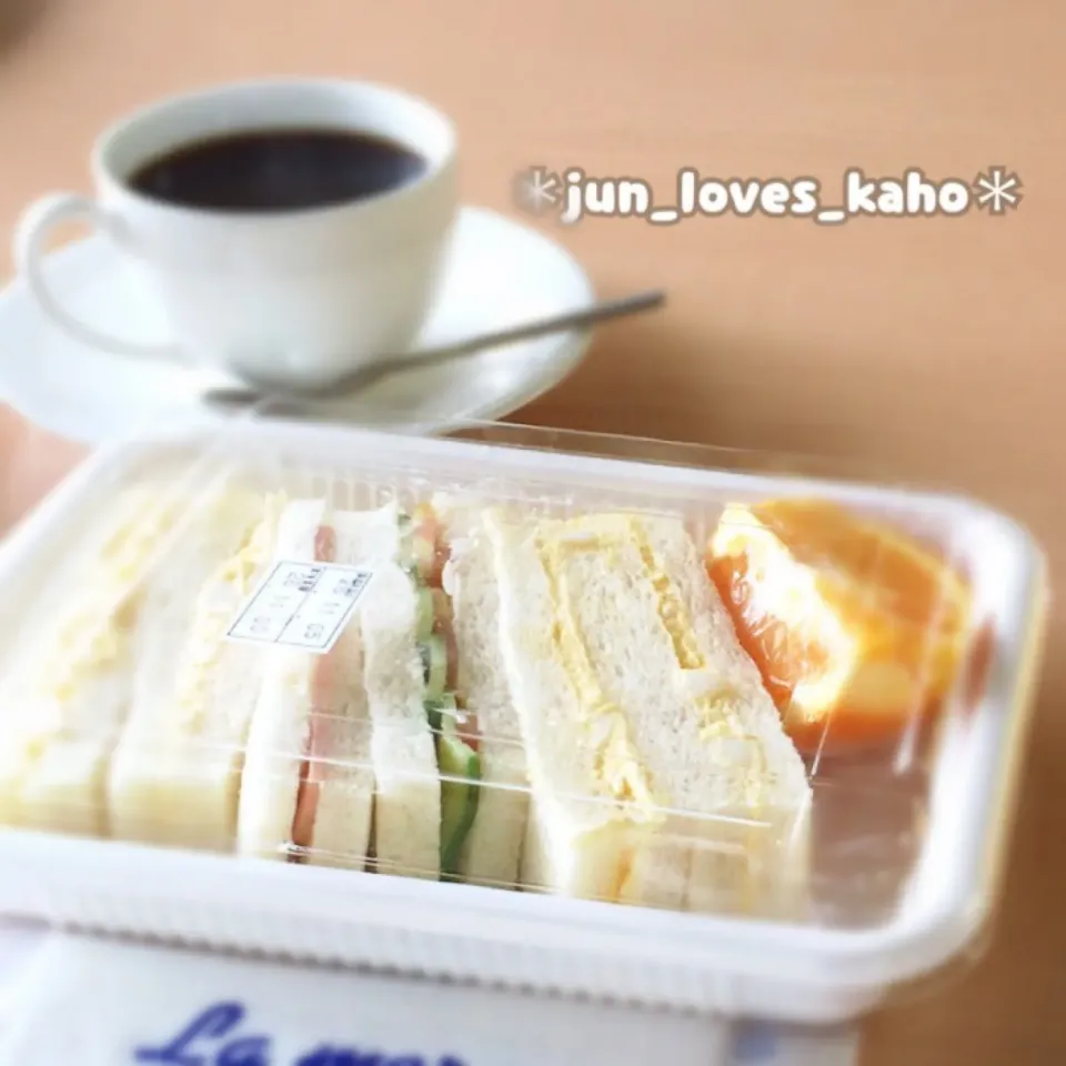 いつもの間食♬病院カフェテリアのたまごサンド|*jun_loves_kaho*さん