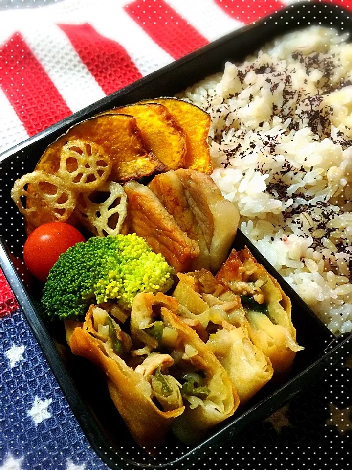 今日の息子のお弁当     春巻き、豚味噌漬焼き、カボチャと蓮根の素揚げ|72roseさん