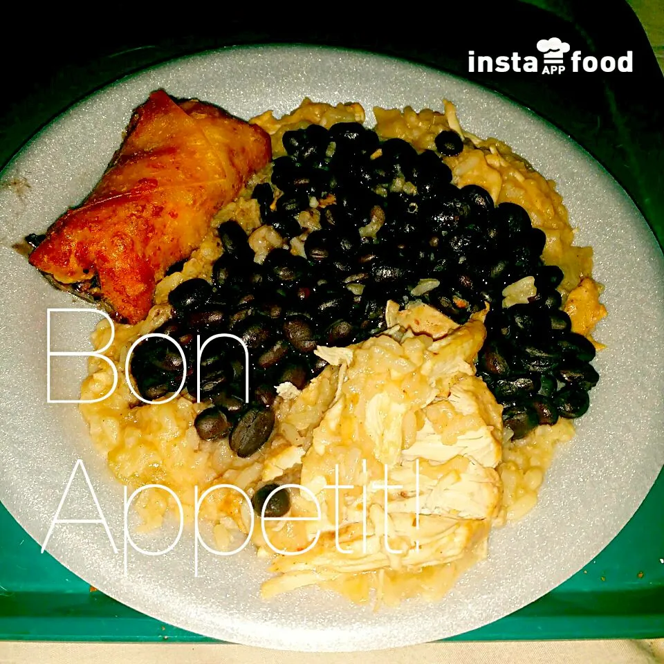 Chicken and rice with black beans and a egg roll#hungry#foodgasm|christl babcockさん