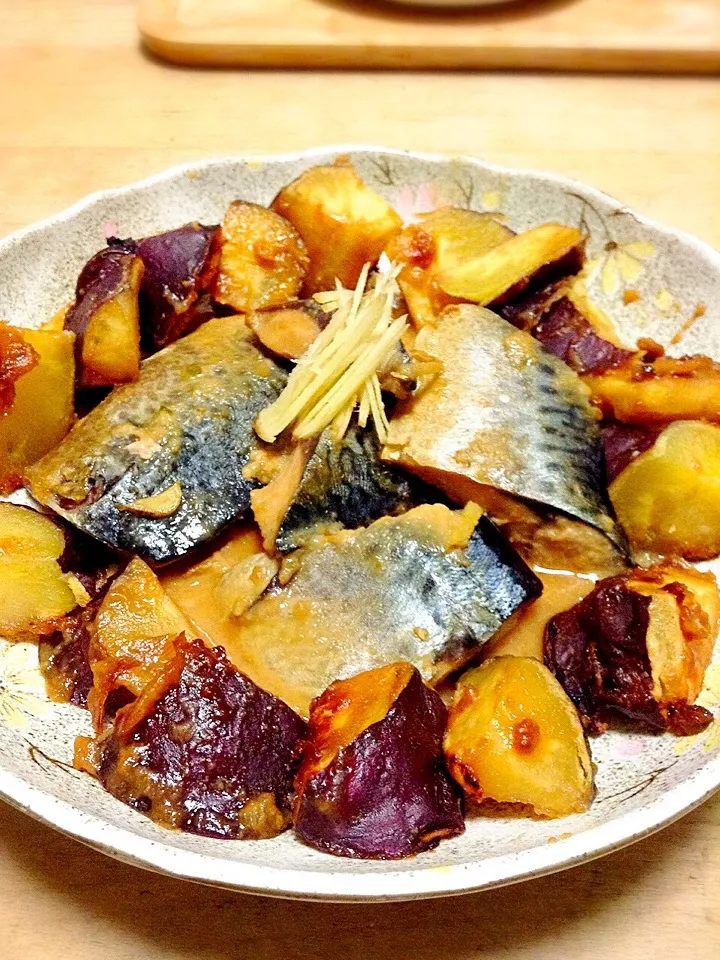 鯖とさつま芋の甘醤油麹煮|かずきっちんさん