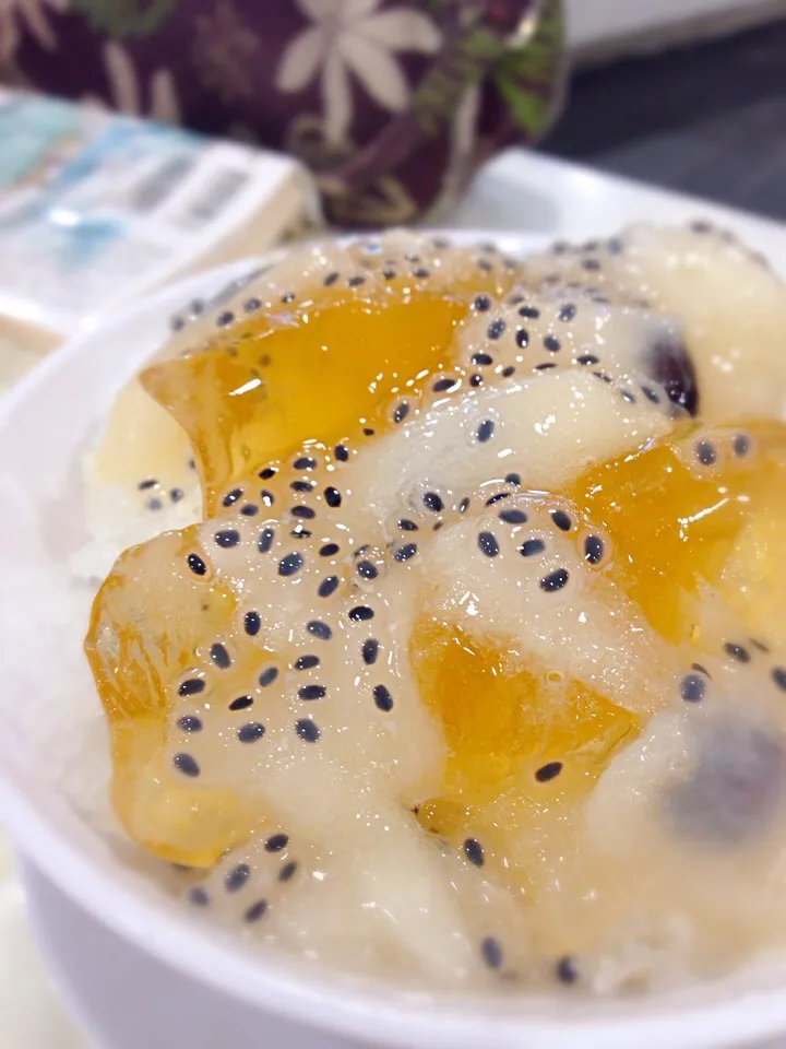 Soursop Ice jelly and basil seed with shaved ice|Funky Chefさん