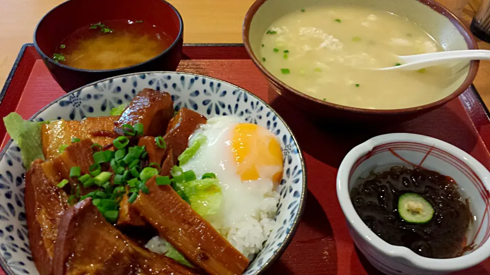 ヤンバル食堂 ラフテー丼@沖縄 名護|くーさんさん