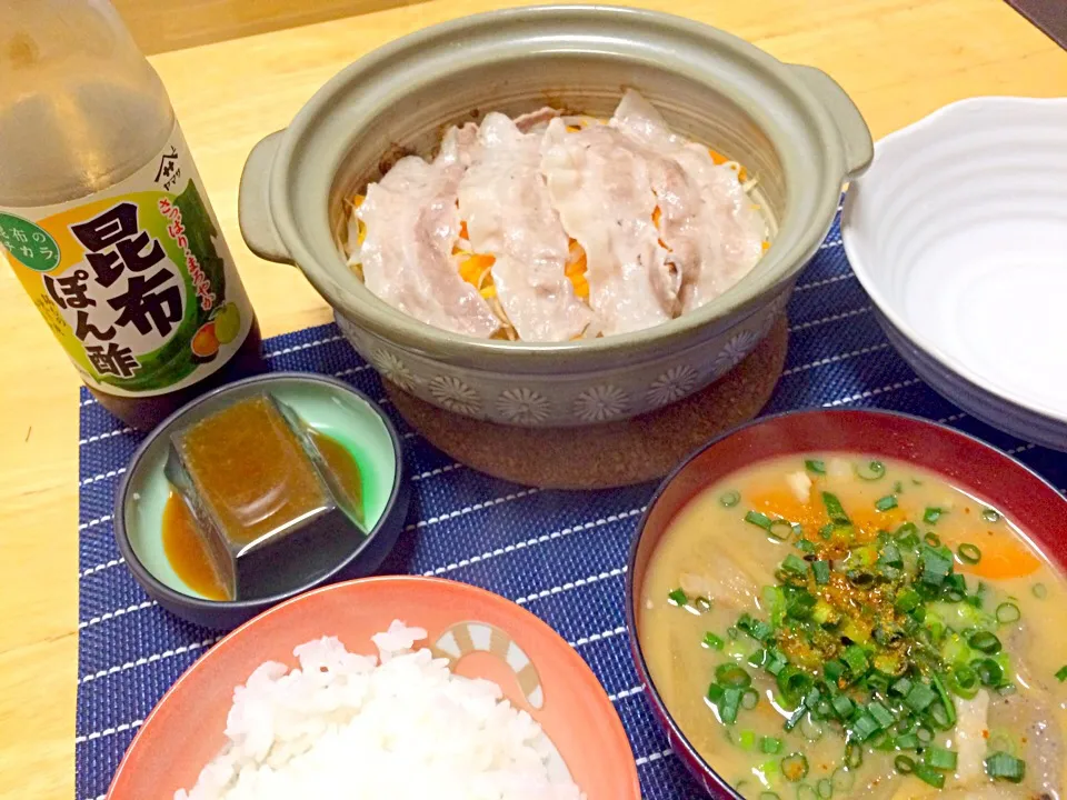 豚肉とキャベツともやしの蒸し鍋、豚汁胡麻豆腐|misakiさん