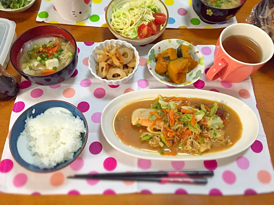 ちゃんちゃん焼き、なんきん、切り干し大根、具沢山味噌汁、スパサラダ|つっちゃんさん