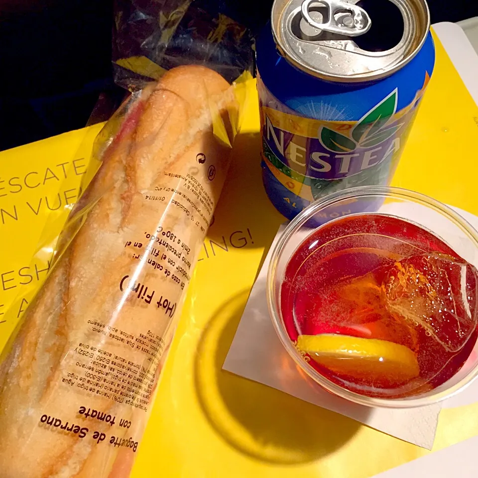 flight meal of VY2016 BCN-GRX|maixx ใหม่さん