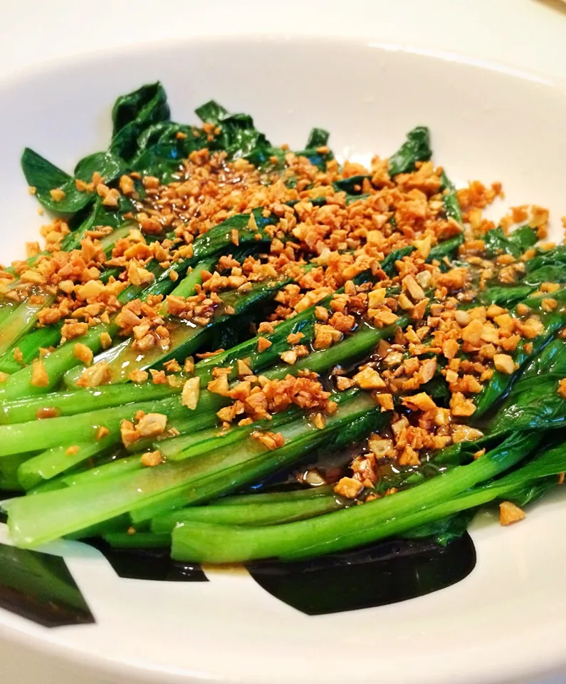 Choy sum (chinese mustard greens) with oyster sauce and crispy garlic|12Dragonさん