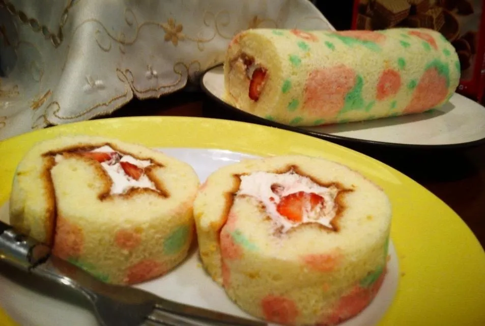 Snapdishの料理写真:Japanese Roll Cake|yekti retnoさん