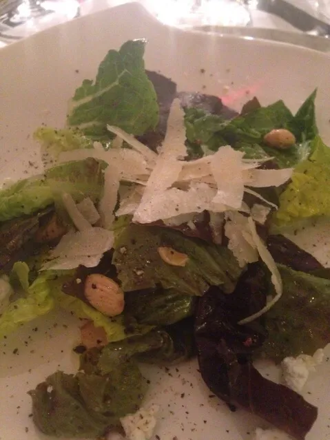 Lallo Rosso & Little Gem Lettuce With Almonds & Parmsean Cheese with Honey Vinaigrette|Christine pavelkaさん