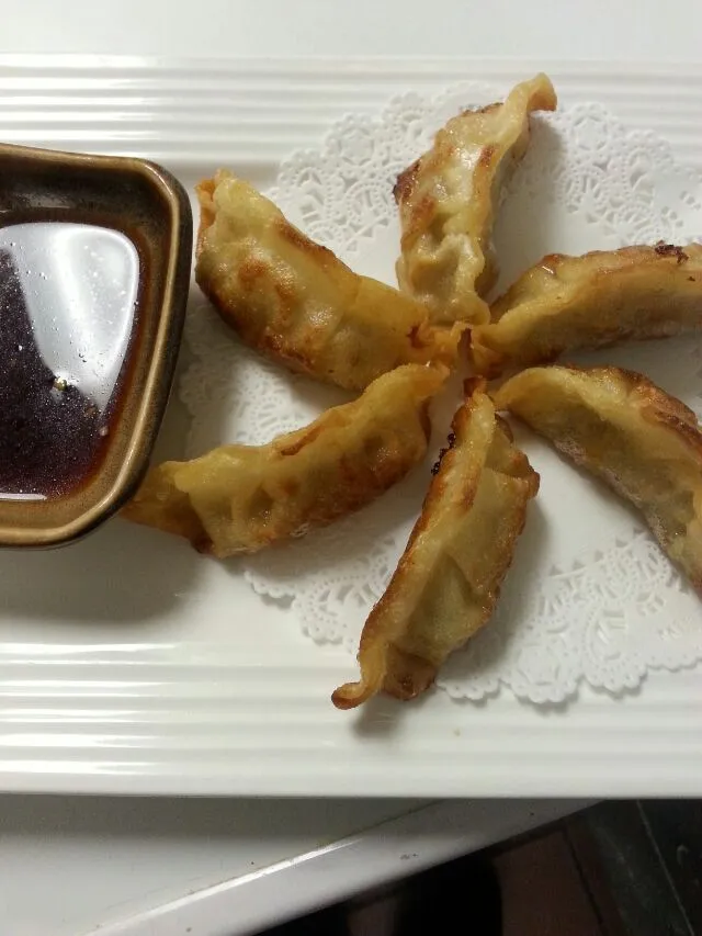 gyoza with ginger scallion sauce.|Polly Gelfusoさん