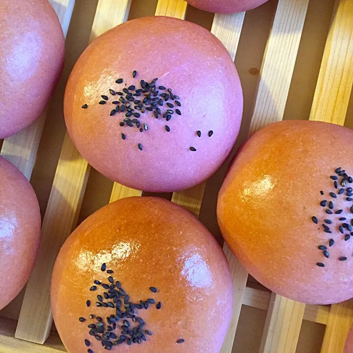 紫イモのクリームパン|はろぎるさん