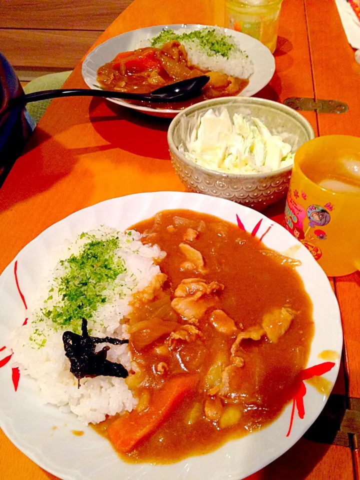 Snapdishの料理写真:ポークカレー🍛  セロリとリンゴのサラダ|ch＊K*∀o(^^*)♪さん