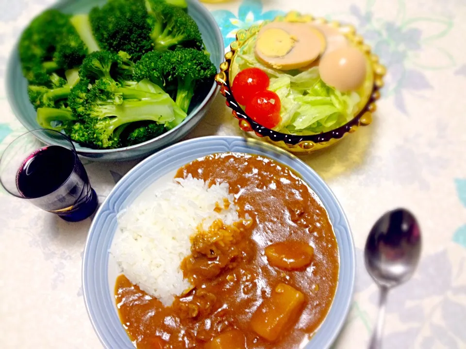 2日目のカレーと煮卵入りサラダ♪|ブーブーようさん